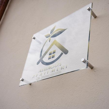 Alessandra'S Apartment 사사리 외부 사진