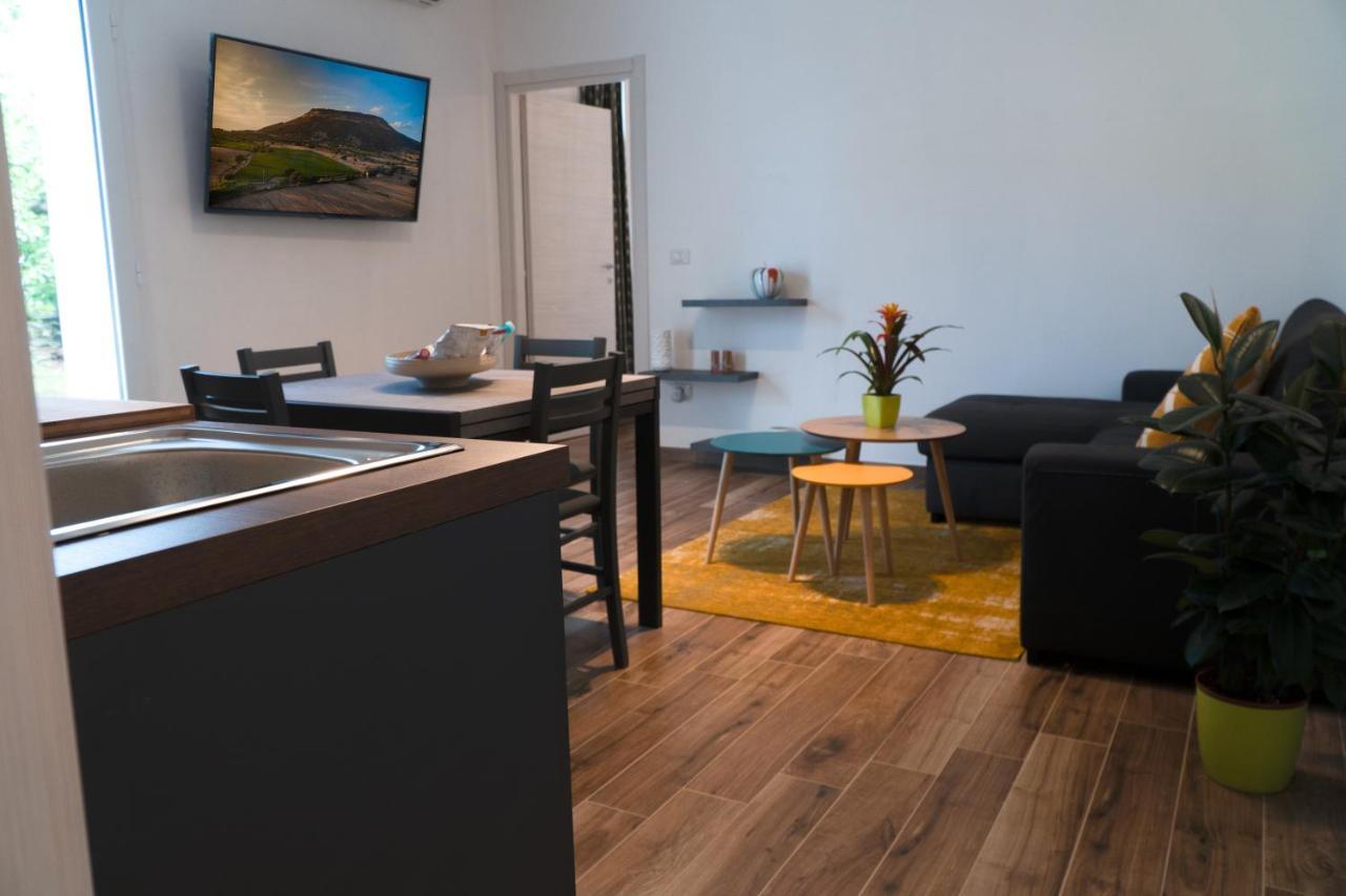 Alessandra'S Apartment 사사리 외부 사진