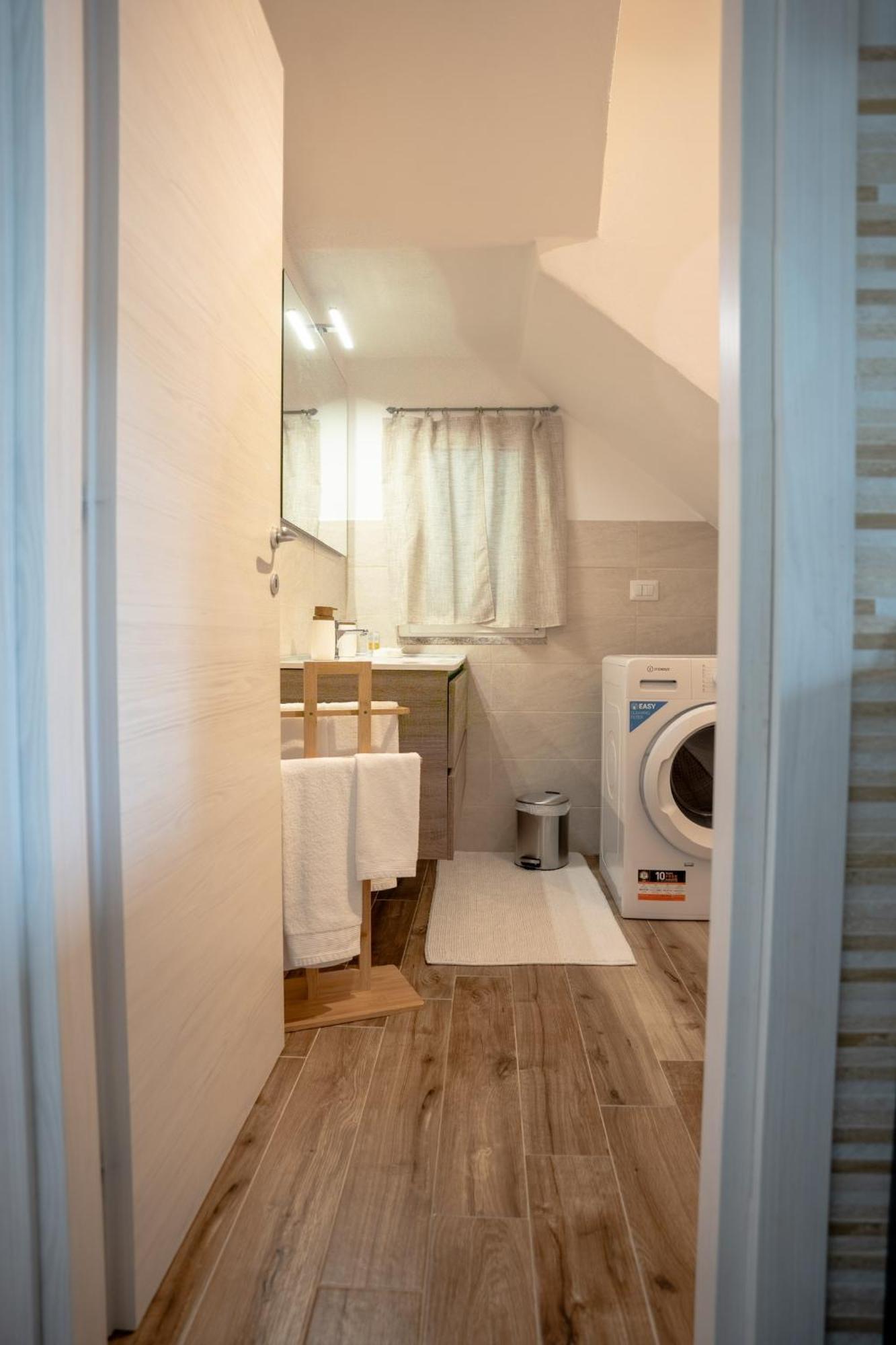 Alessandra'S Apartment 사사리 외부 사진